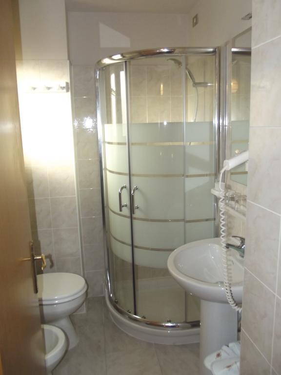 Hotel Piccadilly Монтекатини Терме Екстериор снимка