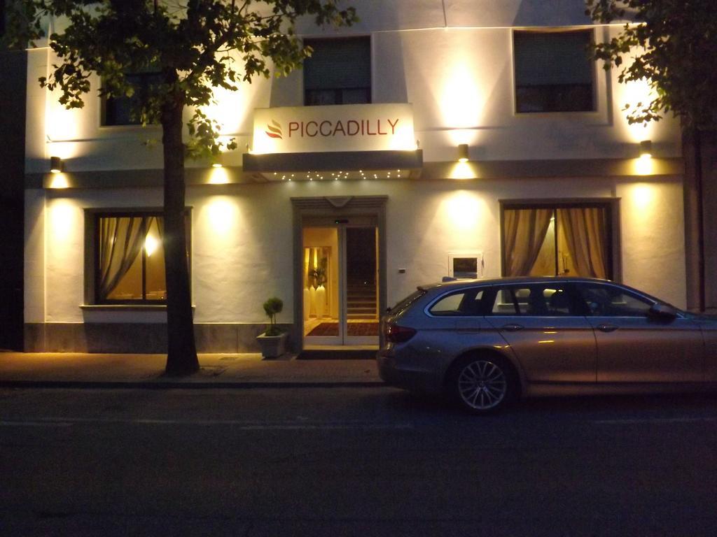 Hotel Piccadilly Монтекатини Терме Екстериор снимка