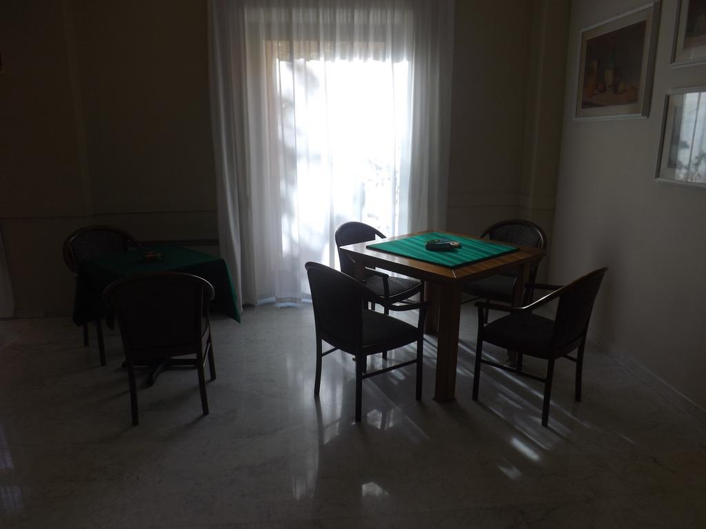 Hotel Piccadilly Монтекатини Терме Екстериор снимка