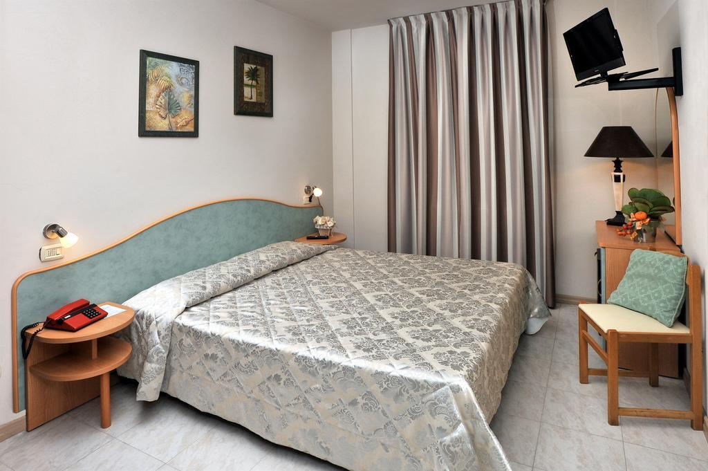 Hotel Piccadilly Монтекатини Терме Екстериор снимка